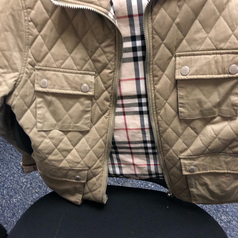 Burberry/Authentic/Light tan jacket!!.❤️